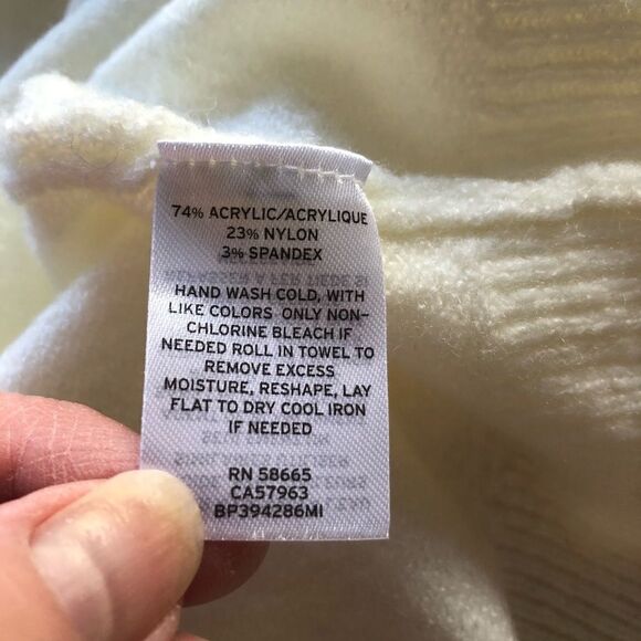 BP. Cozy Sweater Size Medium - Picture 12 of 12